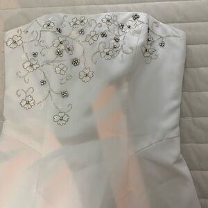 NWOT jovani wedding dress size 4